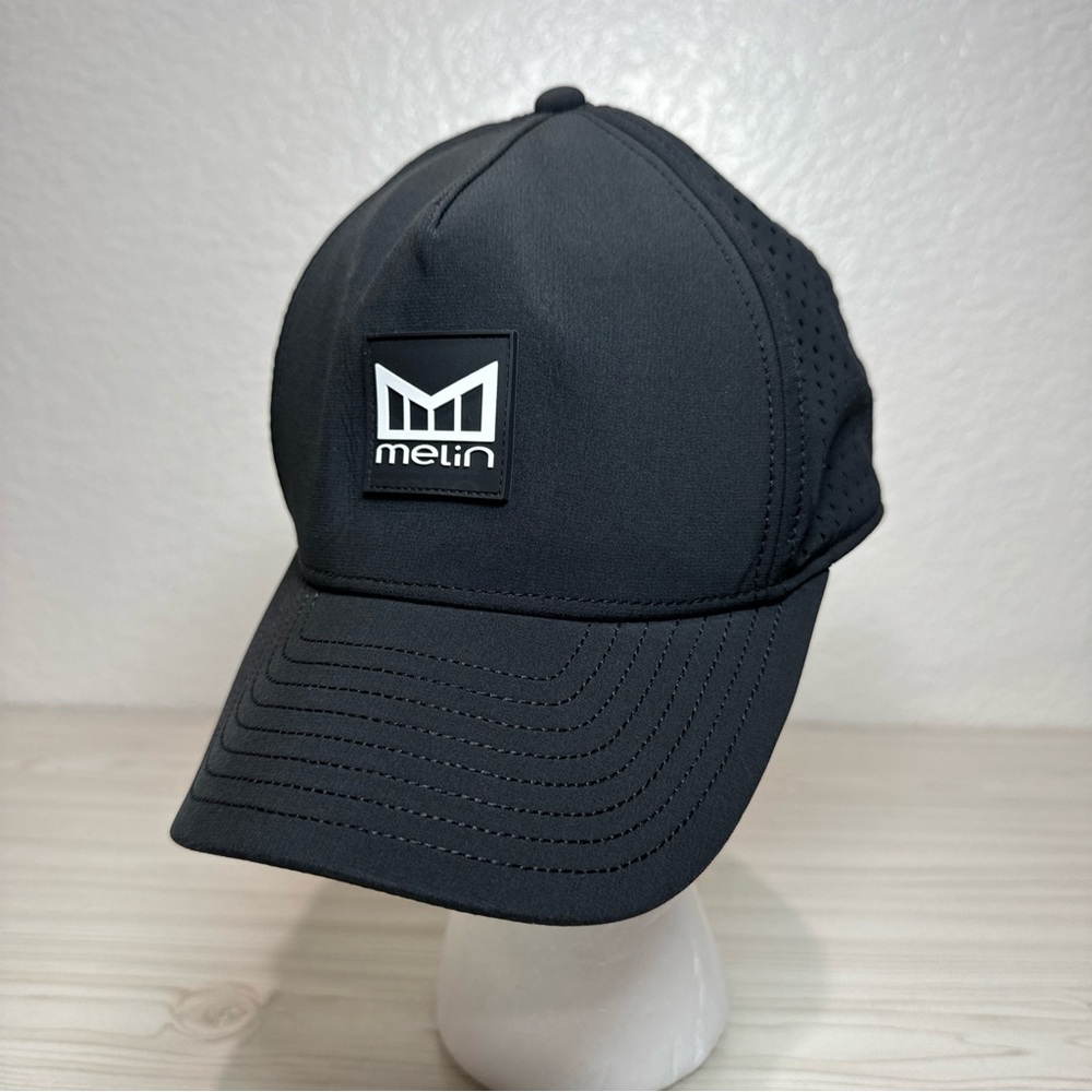 Melin Hydro Odyssey Stacked Hat Black 56 CM California Luxury